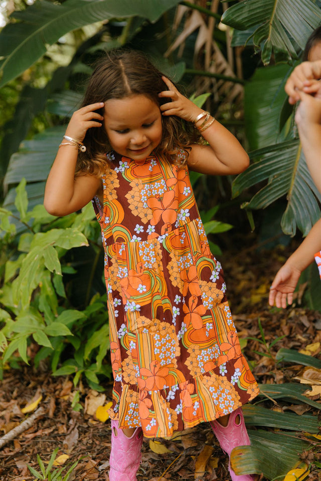 Kaliko Girlʻs Dress in Brown Retro Rainbow