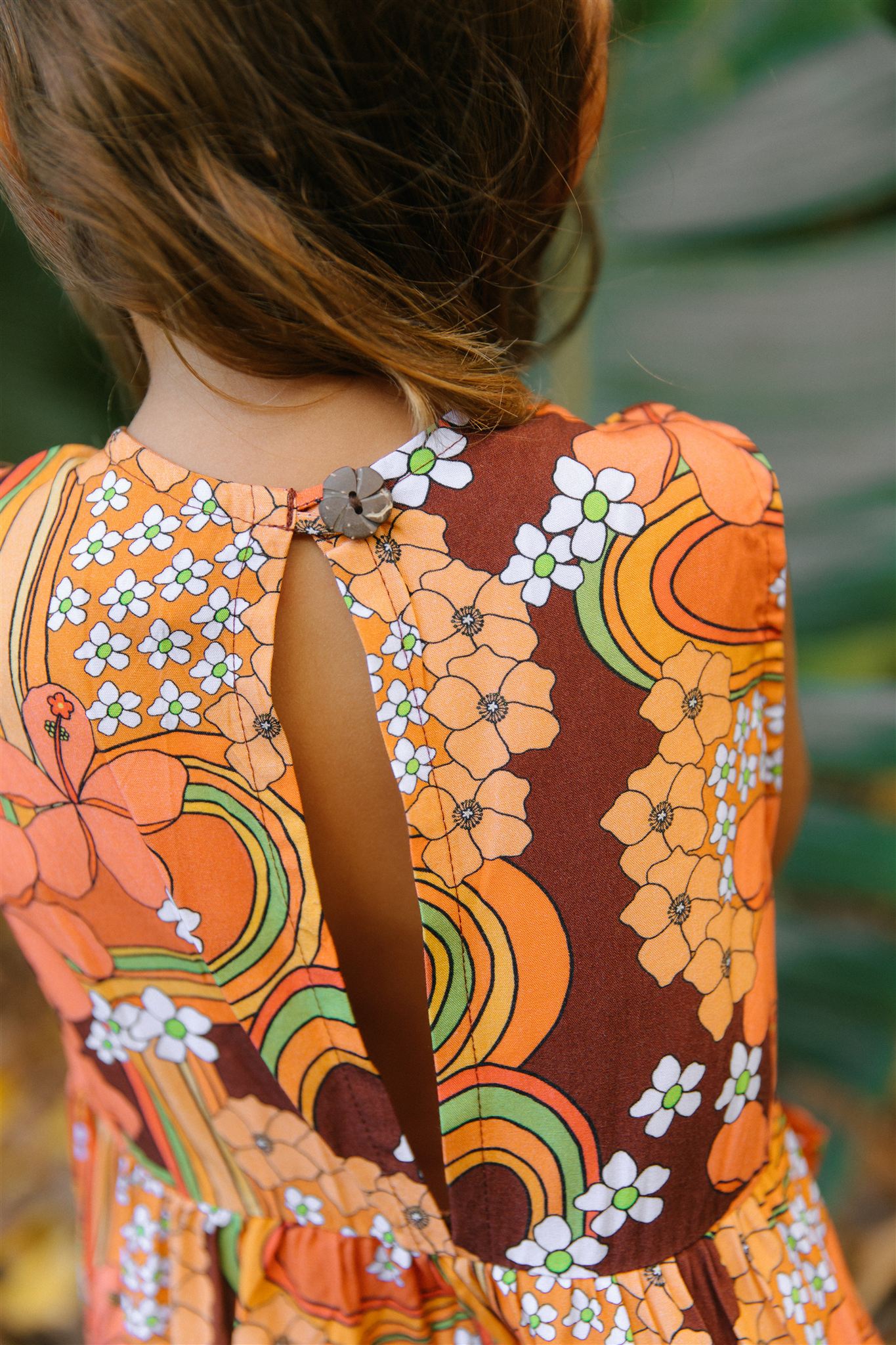 Kaliko Girlʻs Dress in Brown Retro Rainbow