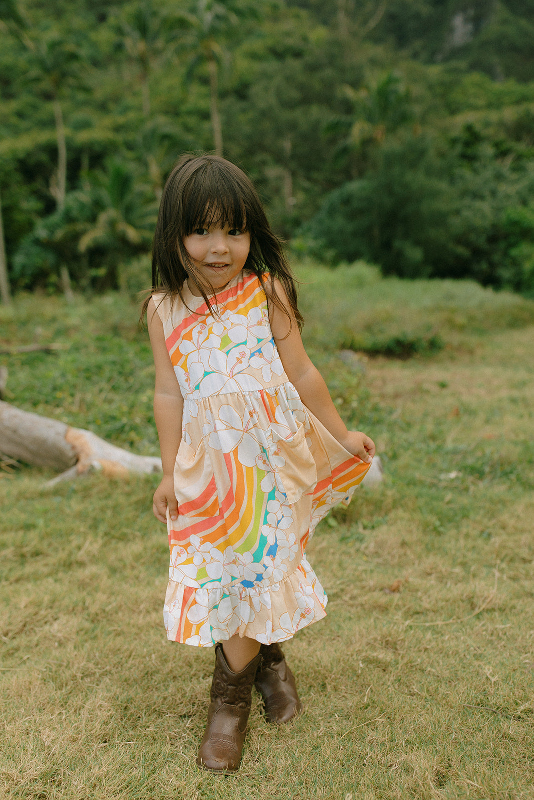 Kaliko Girlʻs Dress in Anuenue Waves